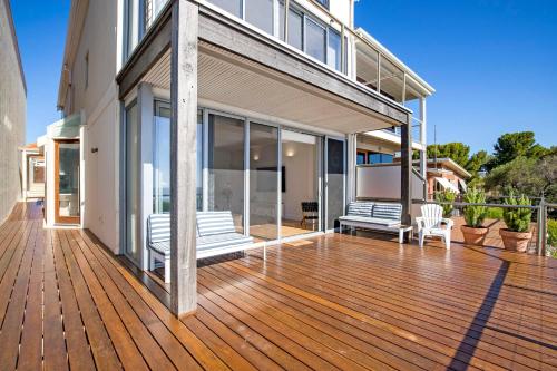 Spectacular Panoramic Oceanview House in Seacliff in Seacliff