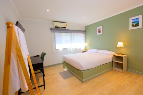 room detail thumbnail 0