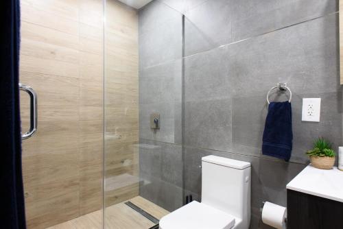 1597 New York Apt - image 13