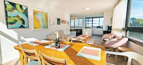 Kitchen, Beautiful harbour views, stylish apartment in Darling Point