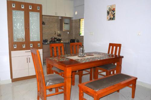 Modern 5BR Villa near BLR Airport Work & Relax near Ghati Subramanya Temple