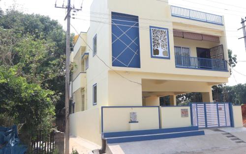 Modern 5BR Villa near BLR Airport Work & Relax near Ghati Subramanya Temple