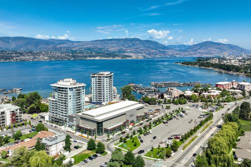 Beach Aqua Retreat 2BR Waterfront Suite Kelowna – khách sạn tại South Pandosy