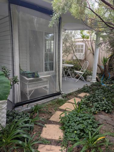 Coastal Grevillea Studio Retreat in Central Coast