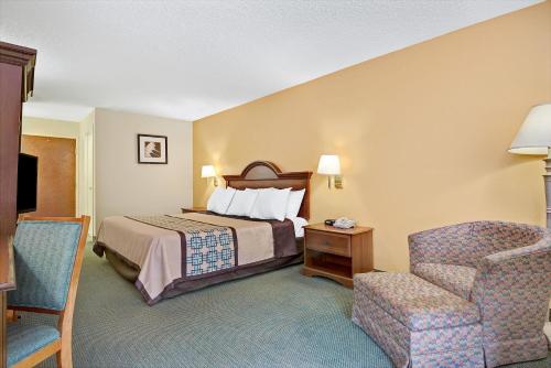 Days Inn by Wyndham Burlington East in Haw River, USA