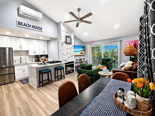 Endless Sunset- Near Beach Surf and Pet Friendly in 亨廷頓海灘