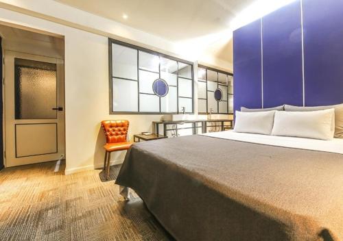 room detail thumbnail 0