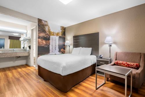 Days Inn & Suites by Wyndham Athens in Athens, USA