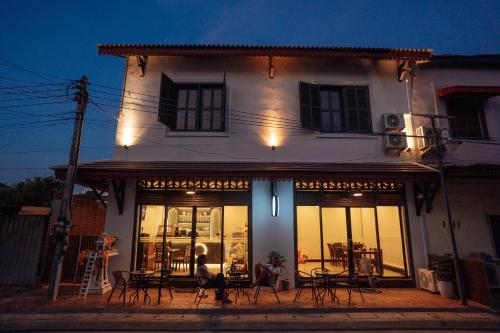 Nam Phou Hostel in 他曲