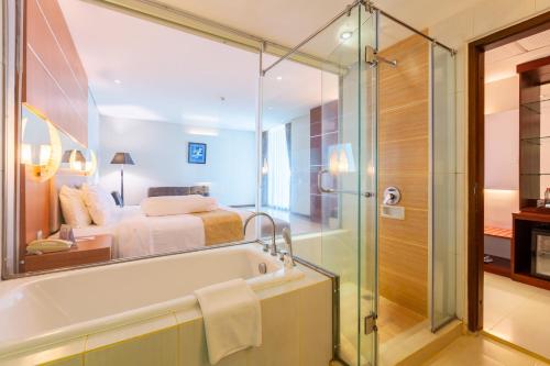room detail thumbnail 2