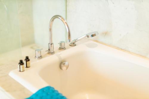 Full-sized bathtubs