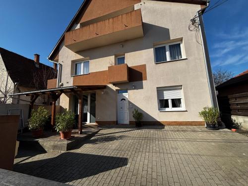 Maxi Apartman in Budaors