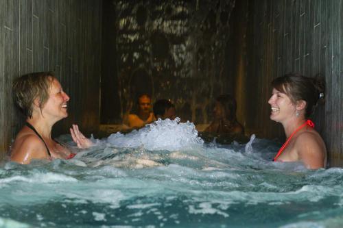 Spa, Chadenas et Spa in Puy-Sanieres