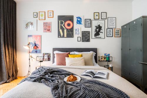 Prague Days - Studio wtih Fast WiFi and Barrier Free Access in New Town – khách sạn tại Tuchlovice