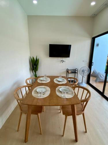 Restaurant, The Town Pool Villas in Other
