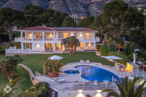 Villa La Madrugada Golf by Abahana Luxe