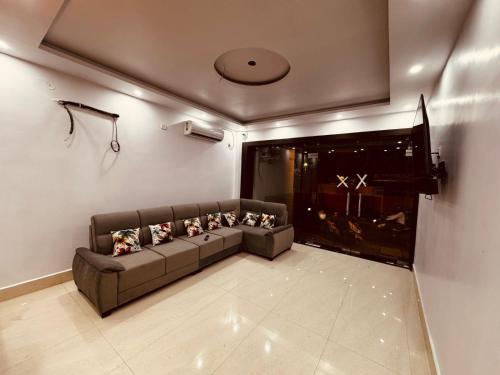 The Aura Grand Hotel and Cafe photo 4