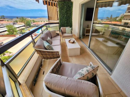 New elegant sea and pool views in Los Cristianos