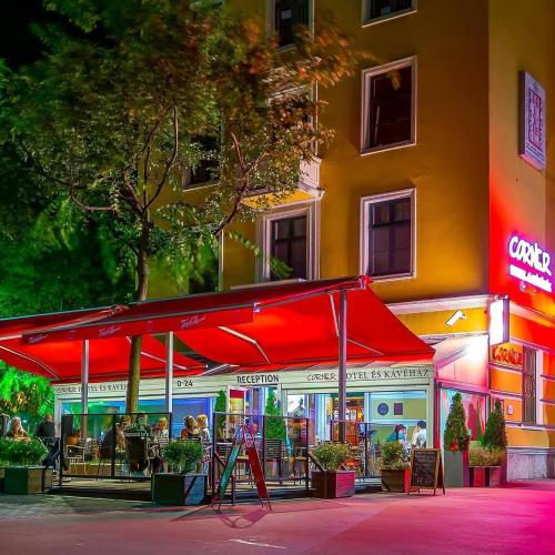 Corner Hotel & Kávéház, Dunaújváros