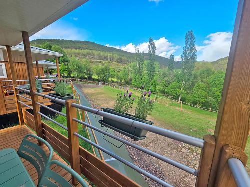 Bungalows Pirineo Jacetania 3000 - Acumuer