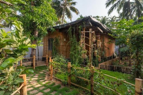 Sukumara Homestay Unique Eco Luxury Mud and Bamboo Beachfront Villa in Valapad