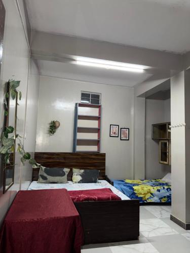 1 double bed, 1 twin bed