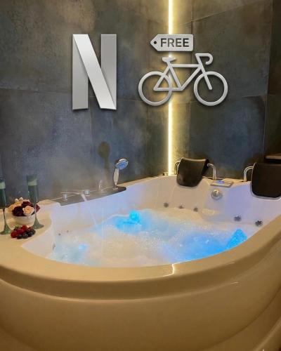 Jacuzzi & Bike Apartment, Krakow, Cracovie