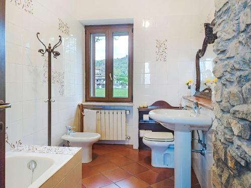 Fürdőszoba, Holiday Home Cascina Paciotti by Interhome in Vergiate