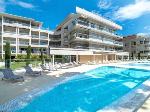 Apartment Royal Palm-3 by Interhome