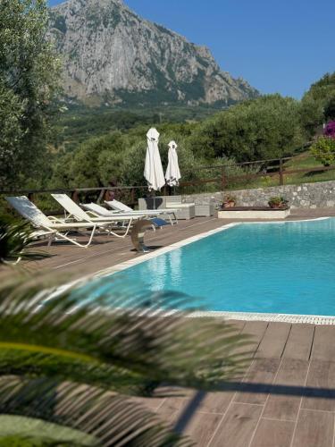 Басейн, Tenuta Terre di Bosco Oasi di Relax nel Cilento in Сан - Джованні Піро