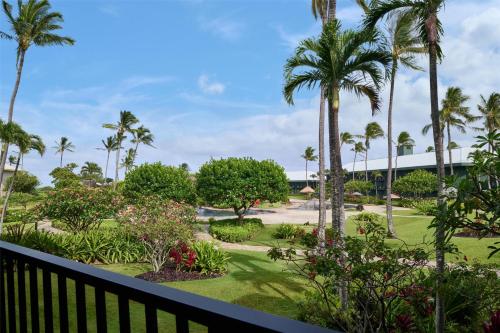 OUTRIGGER Kauaʻi Beach Resort & Spa Room Type - Signature Pool Ocean View 1 King Bed