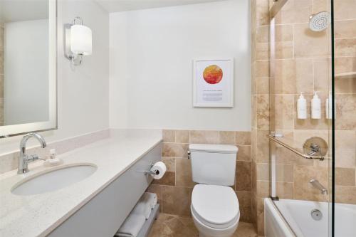 OUTRIGGER Kauaʻi Beach Resort & Spa Room Type - Signature Partial Ocean View 1 King Bed