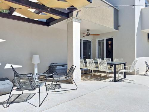 شرفة/ تراس, Holiday Home Villa Fio by Interhome in Fiorini