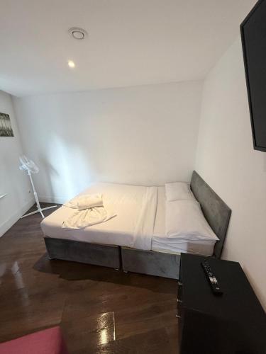Flat E, VR House in Buckhurst Hill