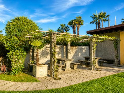 Aed, Parkhotel Emmaus - Casa Rustico in Ascona