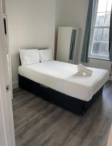 PADDiNGTON STATION HYDE PARK APARTMENT in Greater London