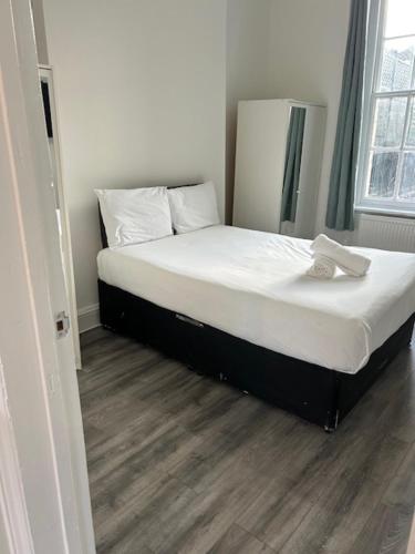 PADDiNGTON STATION HYDE PARK APARTMENT in Greater London