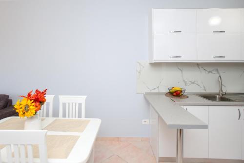 Sea View 1-Bed Apartment in Vlore, Wlora (zdjęcie 2)
