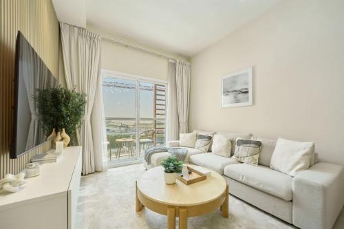 Modern 1BR Retreat in JVT at LA Residences - image 10