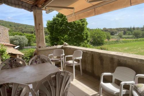 Le Clos Lau-Tave Charming 110 m Provençal home with private garden (Le Clos Lau-Tave Charming 110 m Provencal home with private garden) in Simiane-la-Rotonde