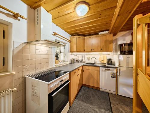 Konyha, Holiday Home Rustic Lodge by Interhome in Rokytnice nad Jizerou