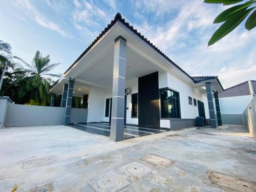 Hanah Home Bukit Gambir
