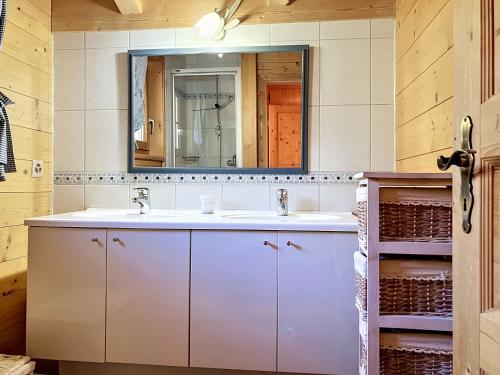 Bathroom, Chalet La Suisse Normande by Interhome in Les Diablerets