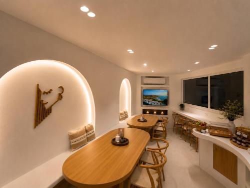 Dorkas Luxury Rooms&Apartments in Serifose saar