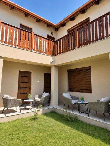 ทัศนียภาพภายนอกโรงแรม, PoroszLove Vendégház (PoroszLove Vendeghaz) in โปรอสซโล่