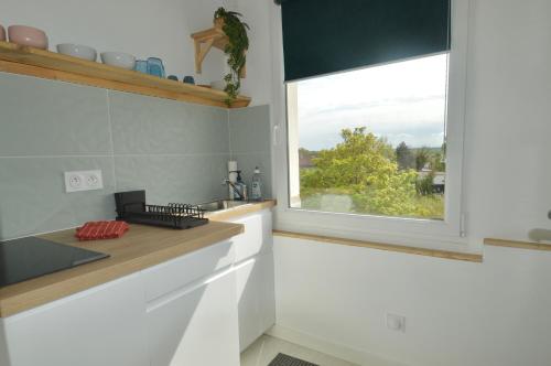 virtuve, Le nid calme, studio cosy en bord de mer in Langrune-Sur-Mer