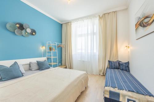 BIG 2BR Apartment - Prague 1 - Elevator - Sleeps 7 - Self Check-in, Прага