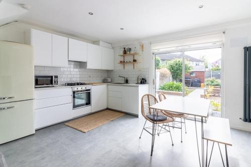 GuestReady - Modern City Haven - Dargle River