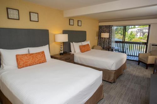 2 queen beds
