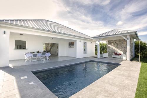 Villa l'India - 3 Suites Pool & Terraces Saint-François – khách sạn tại Dubedou